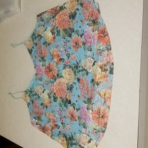 Peppermint lacy floral tank top size large